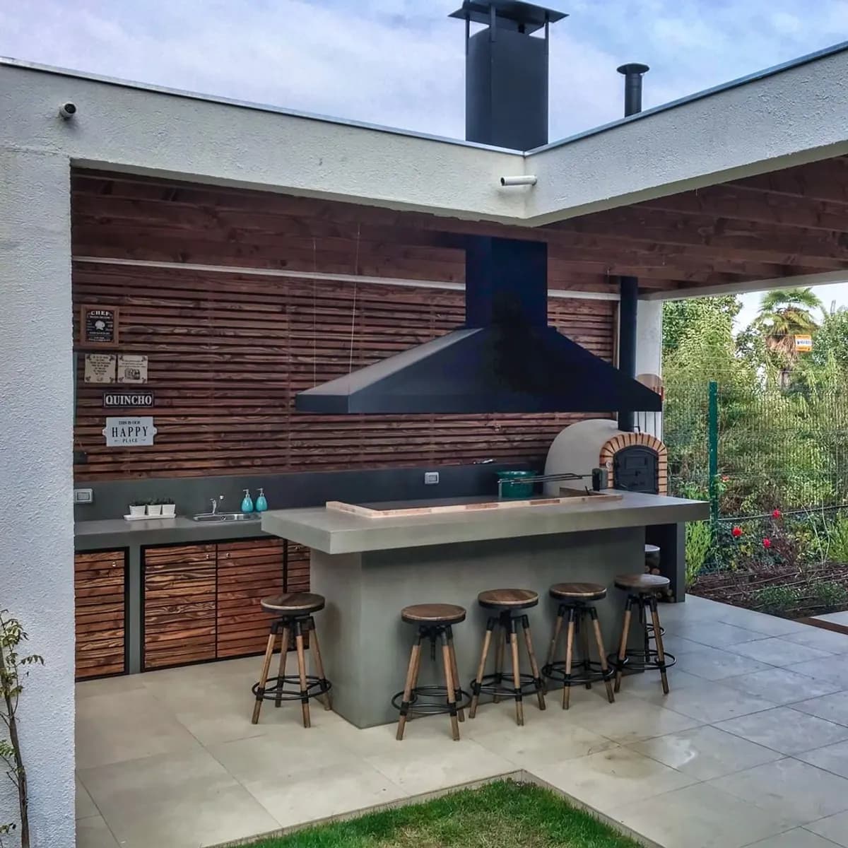 Interiores y Exteriores