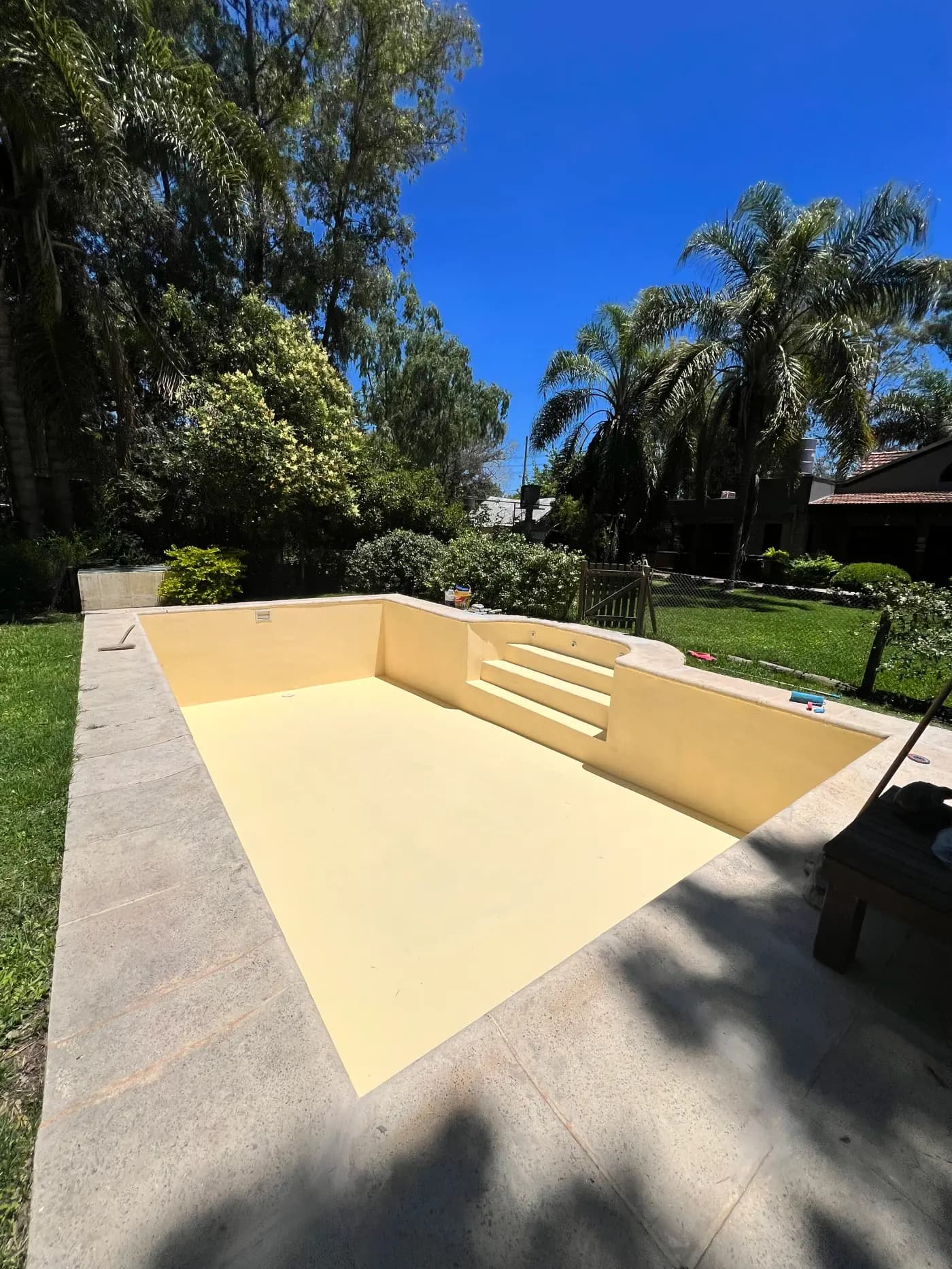 Piscina reparada y funcional